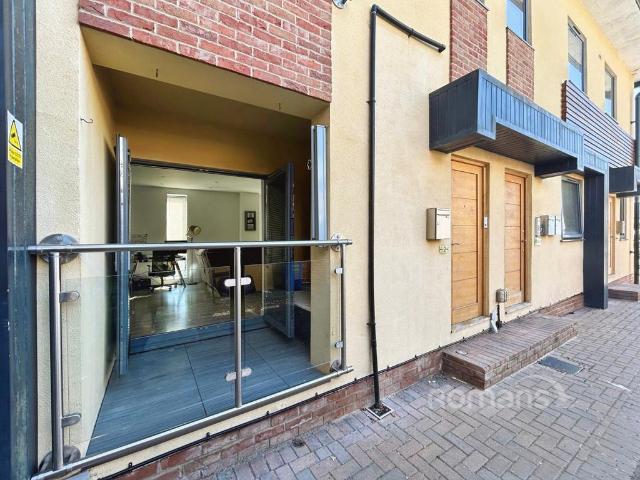 Flat for sale in Fleet, Hart