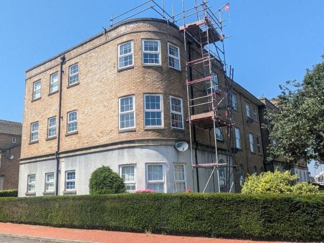 Flat for sale in Penarth Marina, Penarth