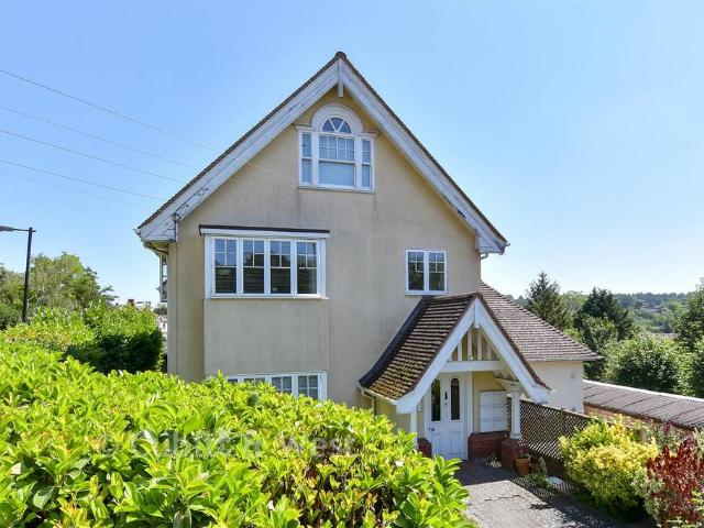 Flat for sale in London Borough of Croydon, Greater London