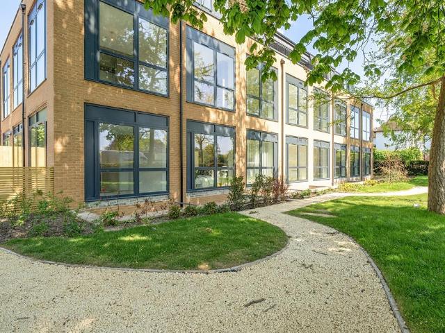 Flat for sale in Furze Platt, Maidenhead