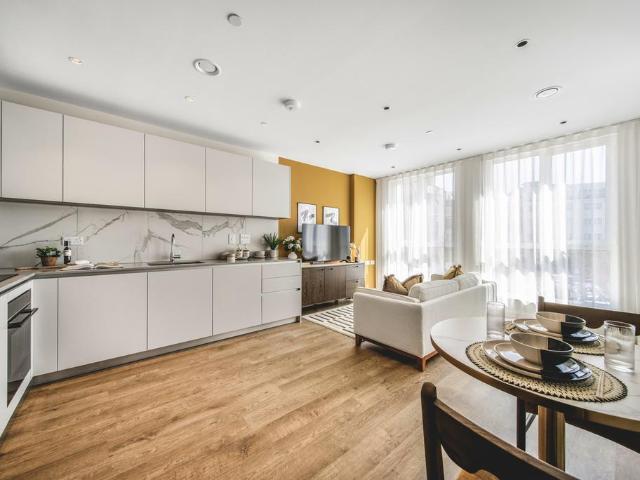Flat for sale in Oval, Greater London
