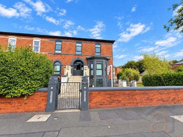 Flat for sale in Meols Cop, Southport
