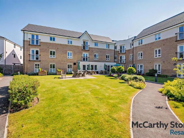 Flat for sale in Hookstone, Harrogate