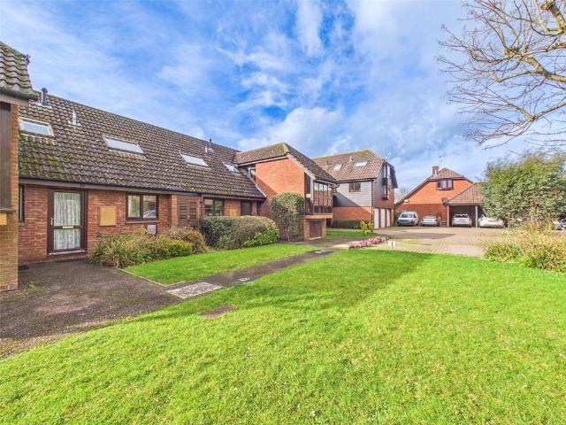 Flat for sale in Neacroft, New Forest