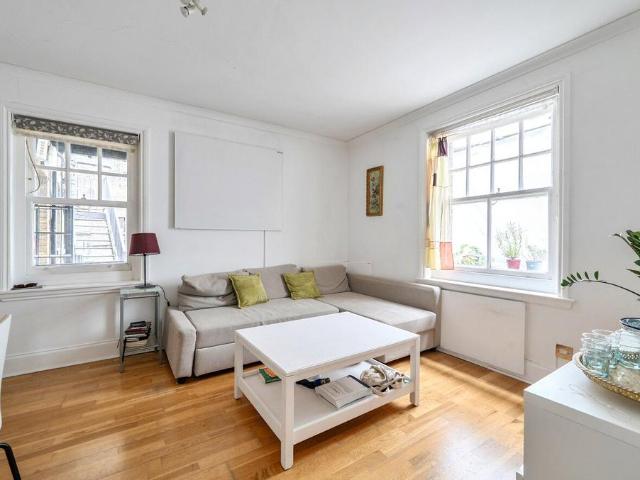 Flat for sale in Royal Borough of Kensington and Chelsea, Greater London