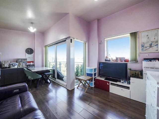 Flat for sale in Reach, Greater London