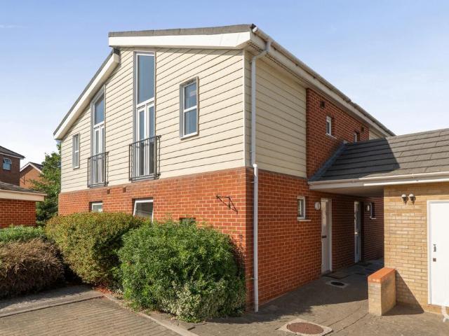 Flat for sale in Grove Park, Oad Street