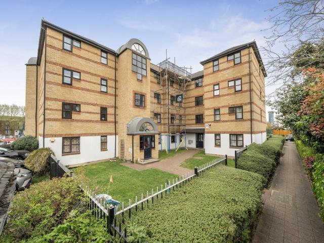 Flat for sale in Rotherhithe, Greater London