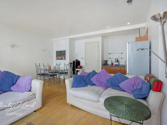 Flat for sale in St. George in the East, Whitechapel