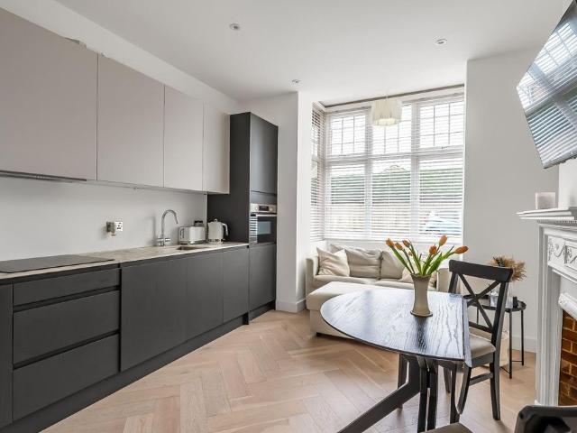 Flat for sale in The Butts, Kent