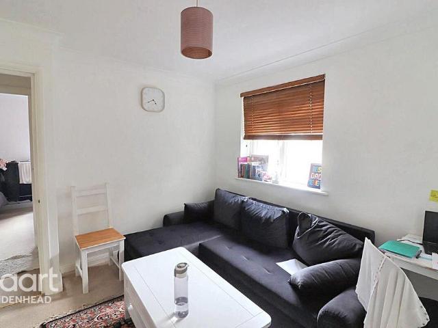Flat for sale in St Marks, Maidenhead
