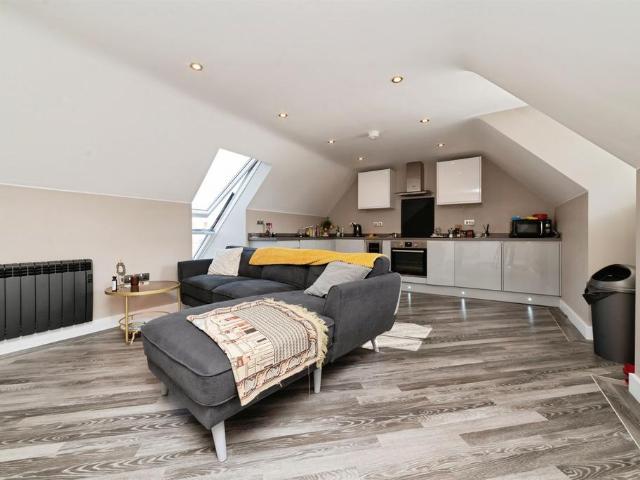 Flat for sale in Old Town, Hull