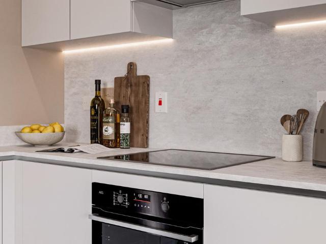 Flat for sale in Streatham, Greater London