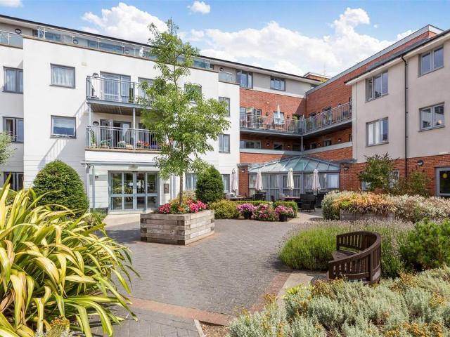Flat for sale in Eastleigh, Helford