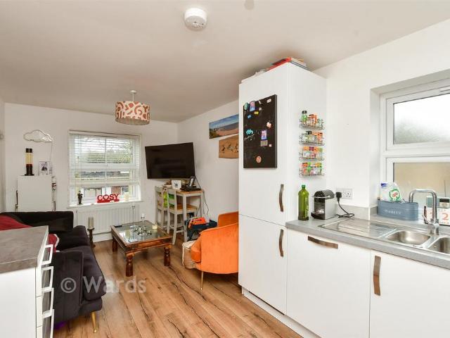 Flat for sale in St. Peter's, Acol