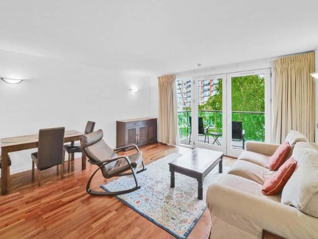Flat for sale in Greenwich Peninsula, Greater London