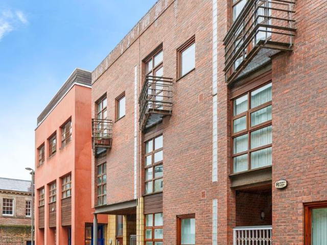Flat for sale in Ropewalks, Calderstones