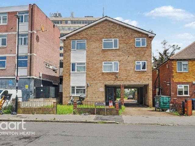 Flat for sale in London Borough of Croydon, Thornton Heath