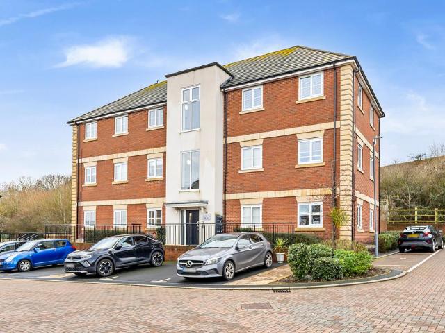 Flat for sale in Olney