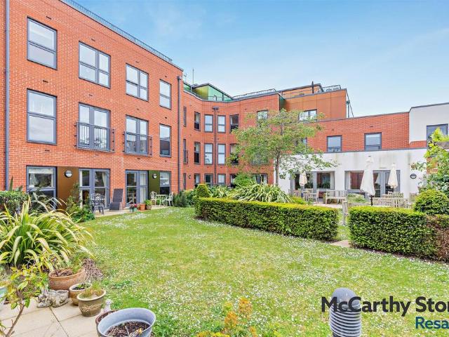 Flat for sale in Bridgwater, Somerset