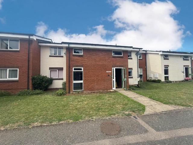 Flat for sale in Northampton, Northamptonshire