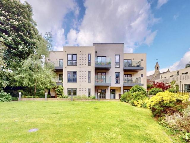 Flat for sale in Muswell Hill, Greater London