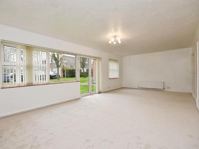 Flat for sale in Navestock Side, Essex