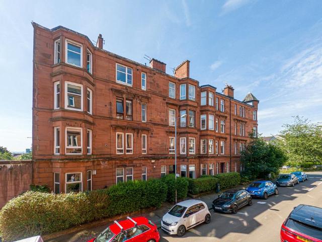 Flat for sale in Thornwood, Partick