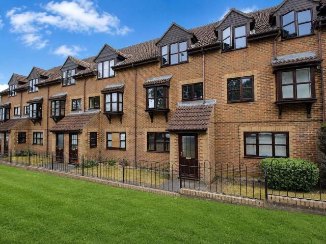 Flat for sale in Bordon, East Hampshire