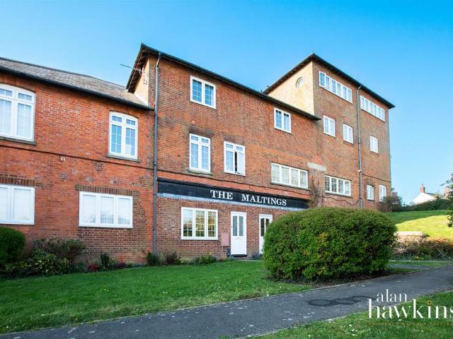 Flat for sale in Vastern, Wiltshire
