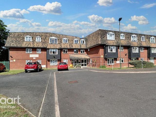 Flat for sale in St Paul's Cray, Greater London