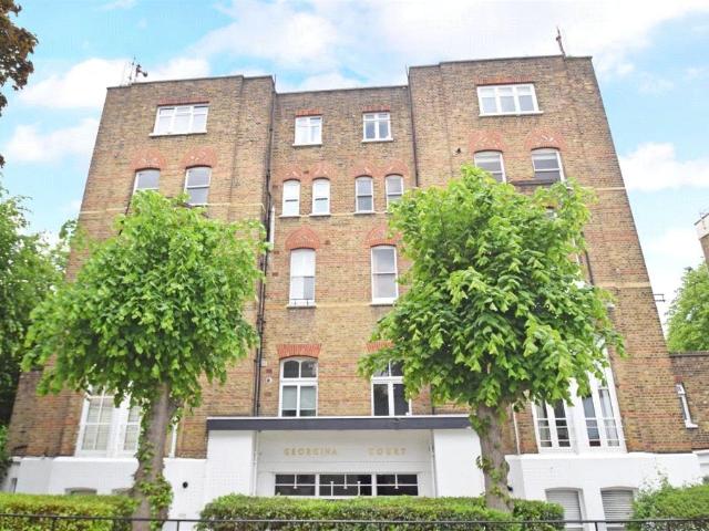 Flat for sale in St Margarets, Greater London