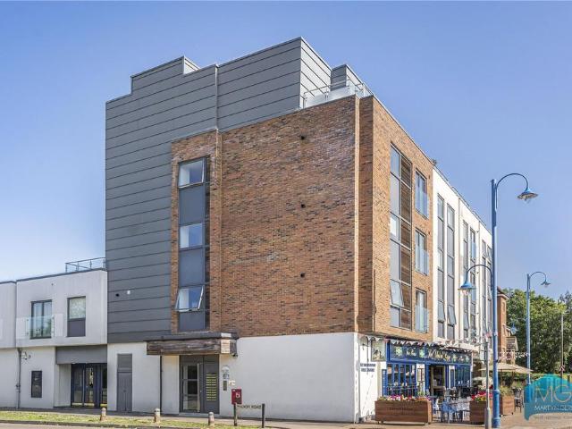 Flat for sale in Potters Bar, Isle Of Man