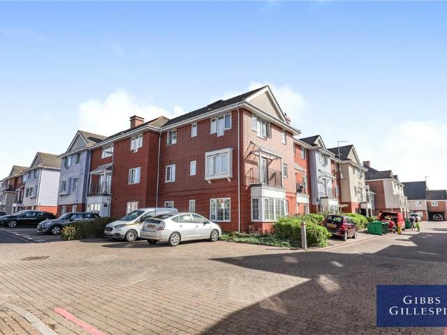 Flat for sale in Greater London