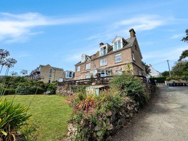 Flat for sale in Penbeagle, Cornwall