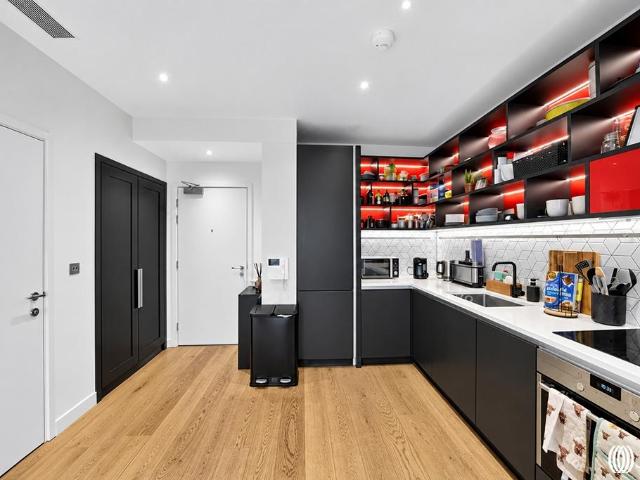 Flat for sale in London City Island, Greater London