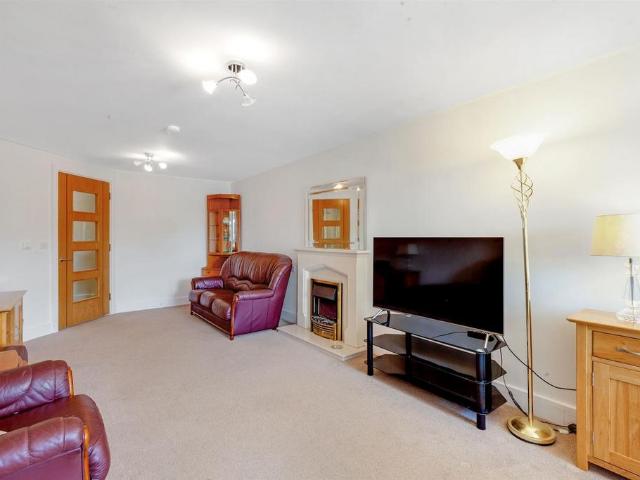 Flat for sale in Ongar, Epping