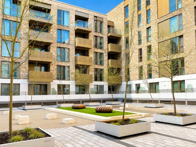 Flat for sale in Brixton, Greater London