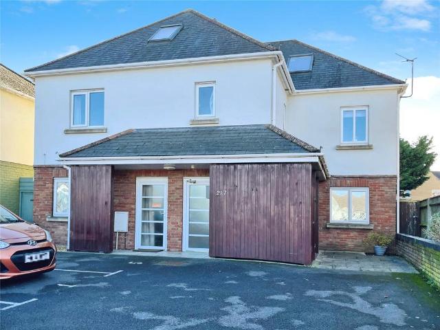 Flat for sale in Poole