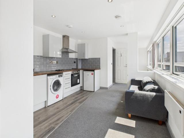 Flat for sale in Old Town, Hull