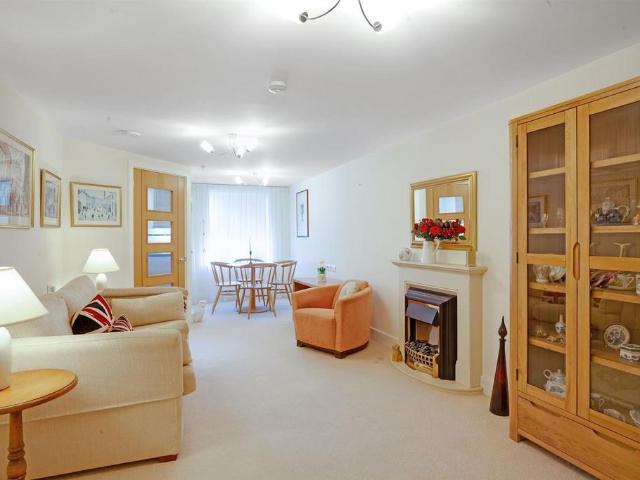 Flat for sale in Ongar, Epping