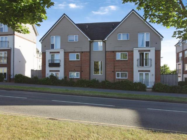 Flat for sale in New Bilton, Warwickshire