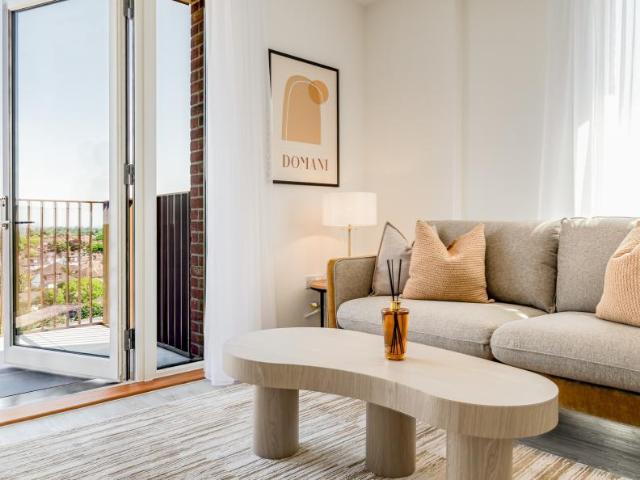 Flat for sale in London Borough of Hounslow, Heston