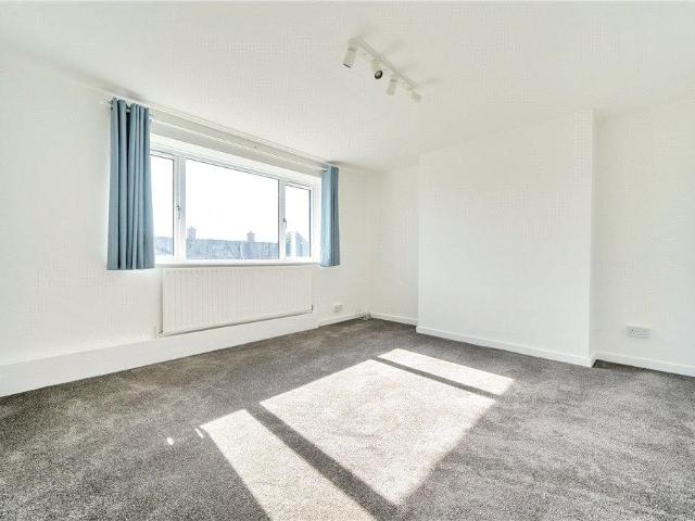 Flat for sale in London Borough of Lewisham, Greater London