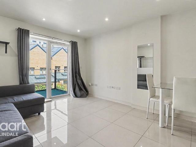Flat for sale in West Hendon, Greater London
