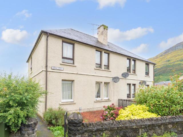 Flat for sale in Alva, Scotland