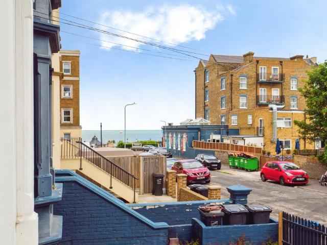Flat for sale in Cliftonville West, Acol