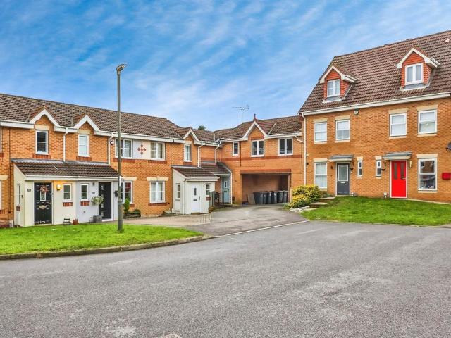 Flat for sale in Aldercar, Kedleston