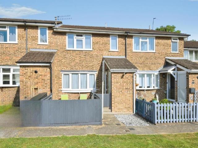 Flat for sale in Kings Hill, Colliers End