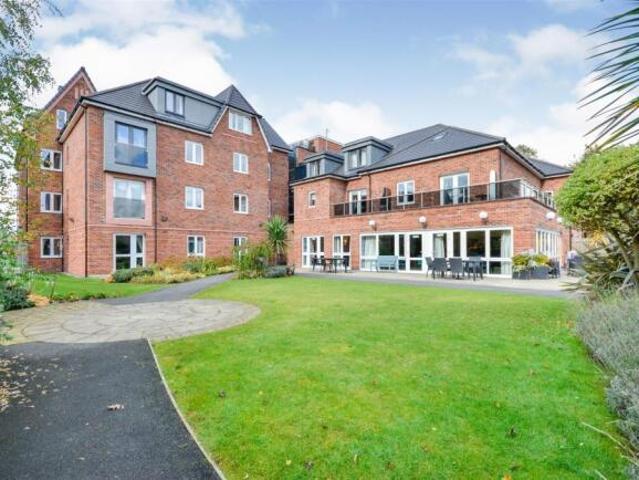 Flat for sale in Trafford Park, Greater Manchester